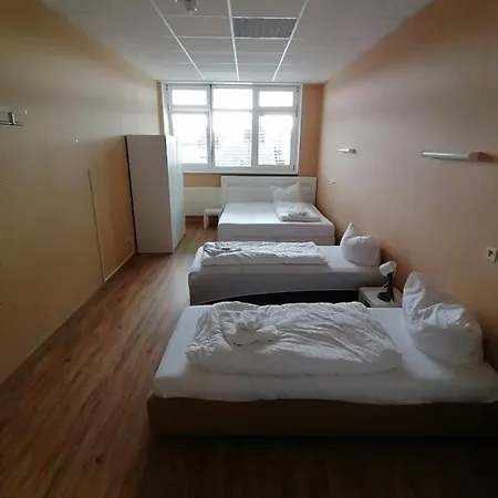 3 Bett Zimmer *