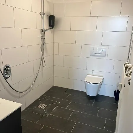 3 Bett Zimmer *